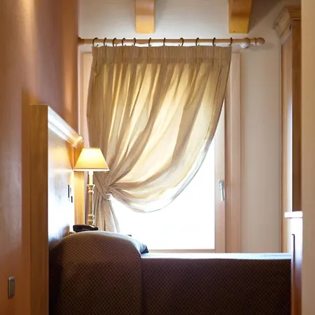 Hotel Asolo ホテル 3*