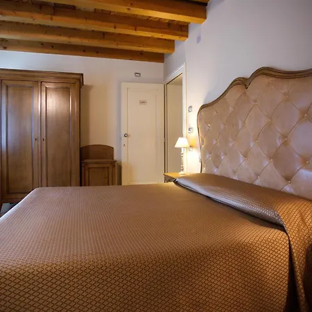 Hotel Asolo ホテル 3*