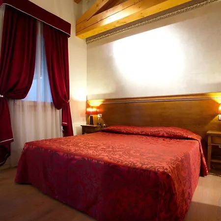 Hotel Asolo ホテル