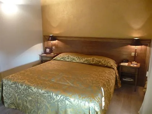 Hotel Asolo ホテル